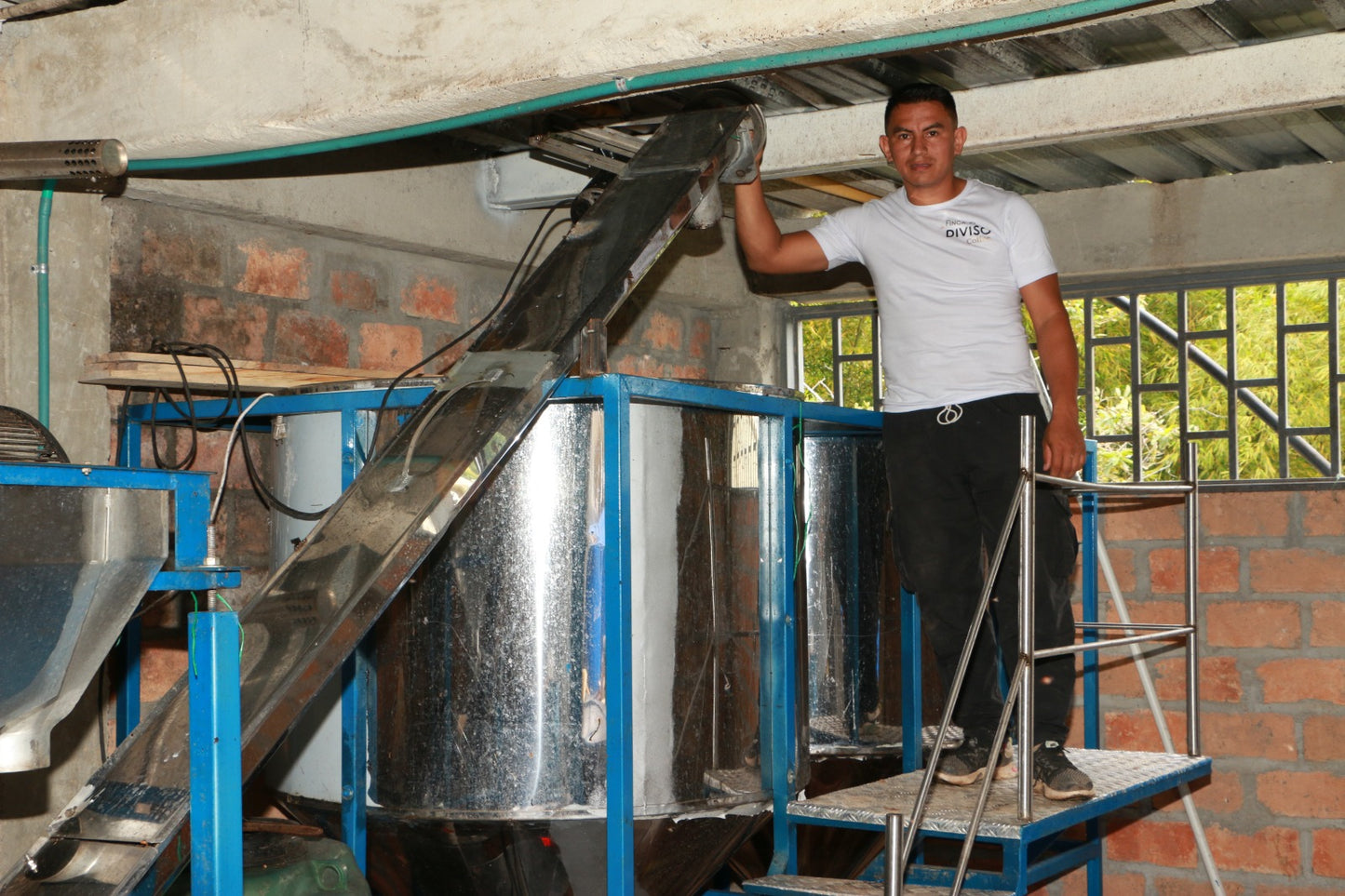 Colombia El Diviso Ombligon Natural